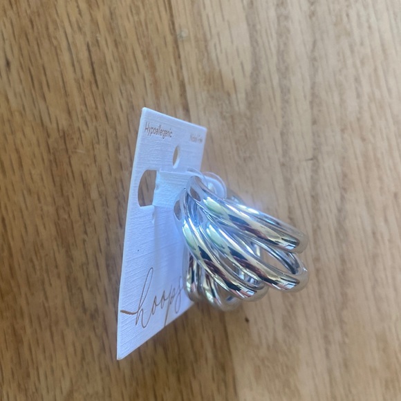 NWT Chunky Silver Triple Hoop Stud Earrings - Picture 4 of 5